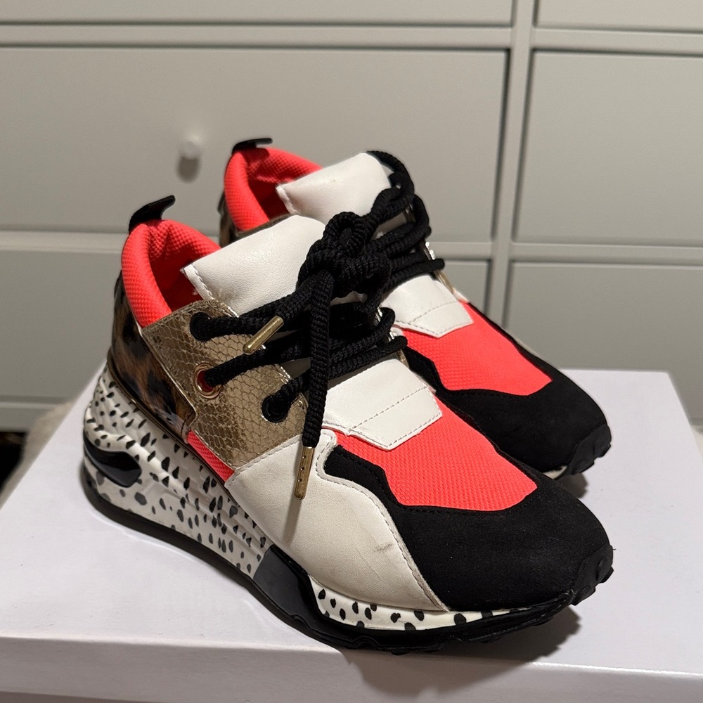 Steve Madden Women's Sneakers - Black, White, Red, and Tan
